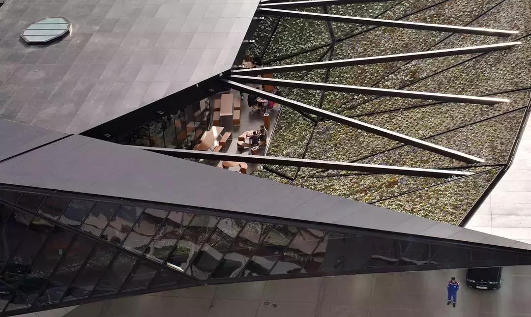 这个极具欧式风情的亚洲国家，景点几乎免费开放，电子签超方便！