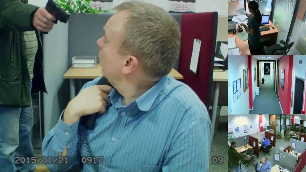 第一集就这么好看，给其他「神剧」面子行不行