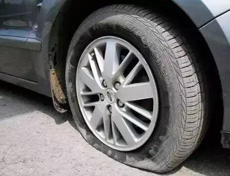 汽车轮胎被割还是划破怎么区分,轮胎侧边划破漏气了必须换胎吗