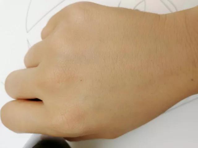 底妆起皮快速补救,皮肤不好干燥起皮卡粉怎么上底妆