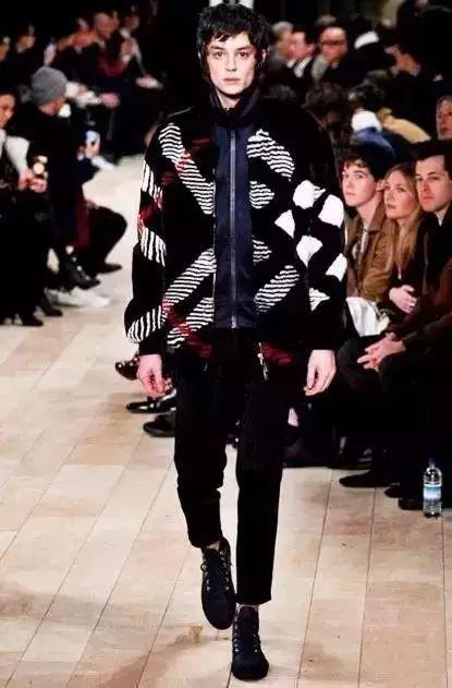 听说有一种“不精致”,叫穿特步的国产运动品牌们……