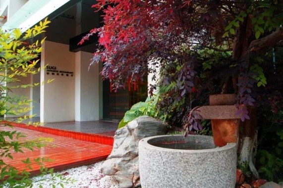 涓滆帪鍞愭媺闆呯閰掑簵椁愬巺,涓滆帪鍞愭媺闆呯閰掑簵鍓嶅彴