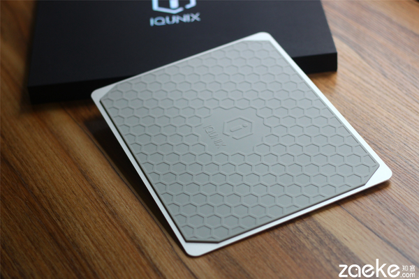 鼠标垫的钢铁之躯-iQunixPad图赏