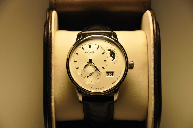 10来万的表哪个最保值,百达翡丽最便宜的手表多少钱一块