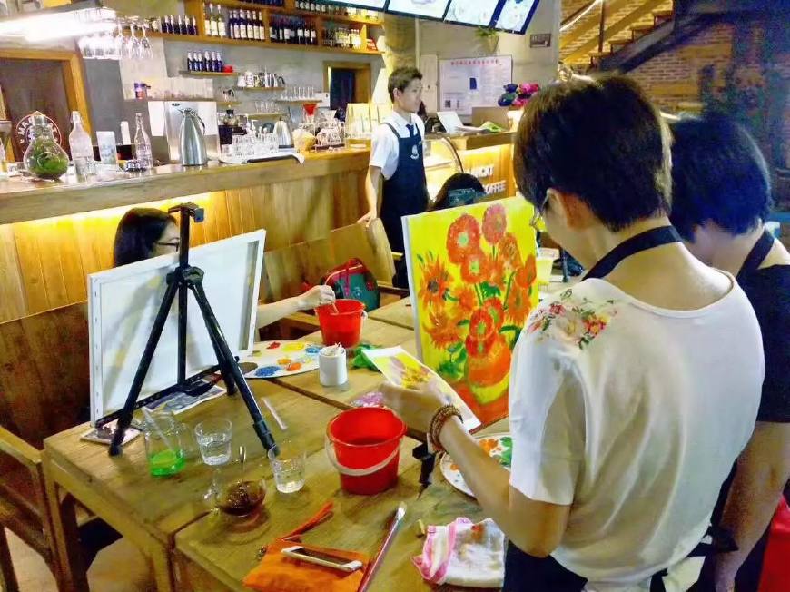 漫猫咖啡:小门店微投资,为你量身打造的偶像级猫星咖啡馆