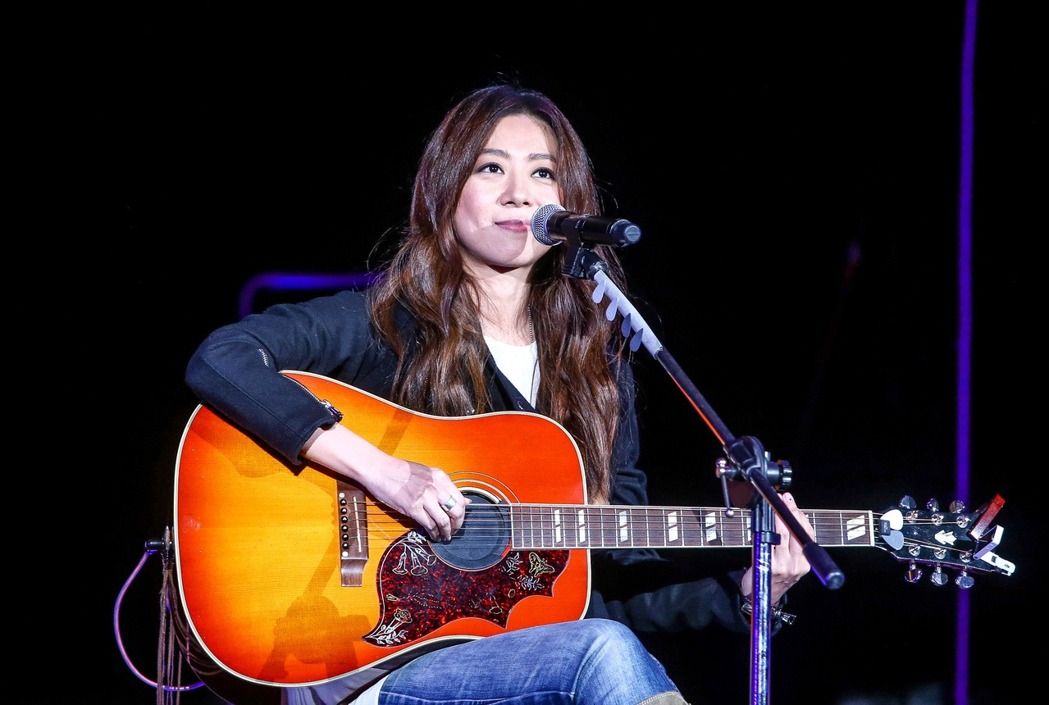 陈绮贞和歌迷,陈绮贞粉丝唱哭全场