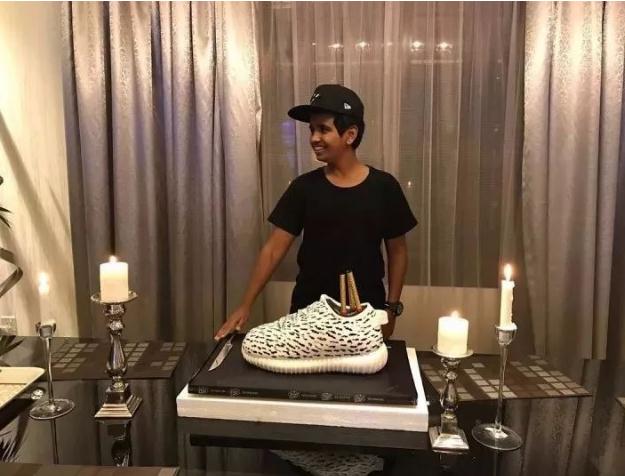 迪拜最年轻的网红，成龙曾是他的客人，买法拉利F12却开不了