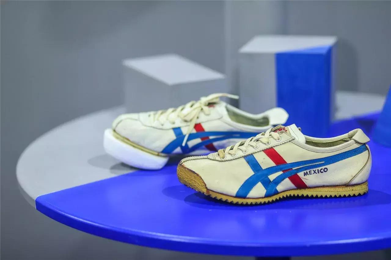 什么样的经典鞋可以跨越半个世纪，让李小龙和李宇春纷纷买单