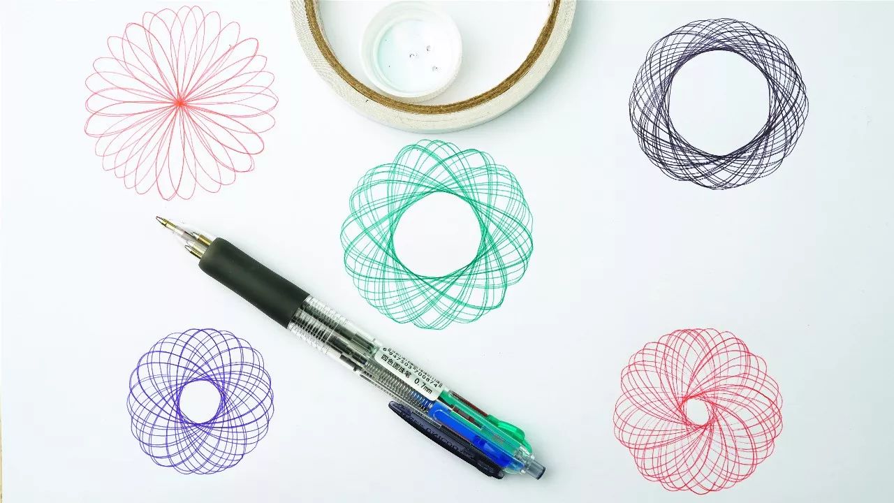 画中的线条又简单又漂亮,怎么才能画出这么漂亮的画