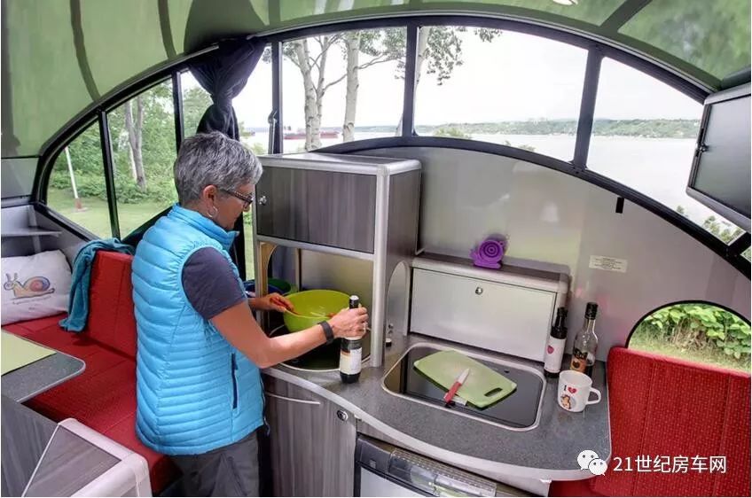 拖挂式房车推荐10万到20万之间 (国内能拖挂国外的房车)