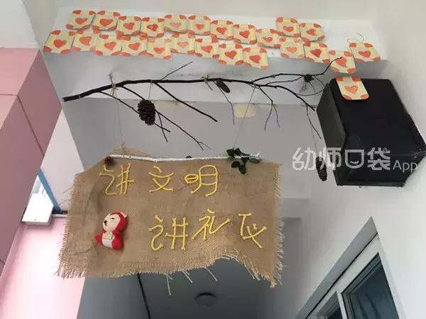 幼儿园废旧纸箱走廊环创吊饰双面,用废旧物品做关于冬天的手工吊饰