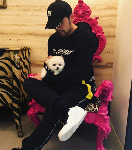 周杰伦发福网友求别再喝奶茶了,官方吐槽周杰伦喝奶茶