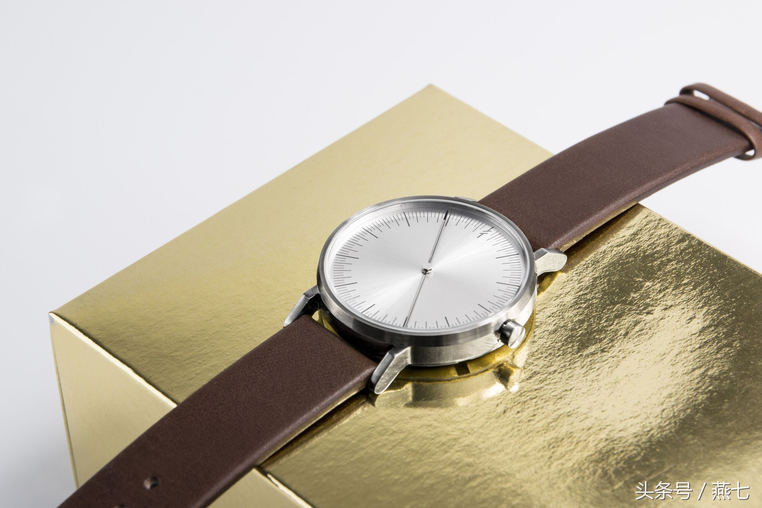 特别好用的手表非智能,一款没有指针的机械手表