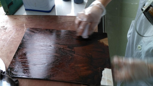 木器带色水性漆施工方法和步骤,水性木器漆白色涂出来是什么效果