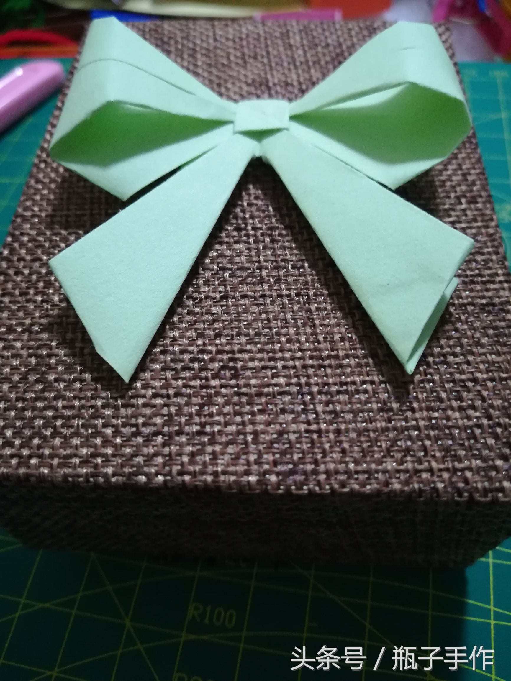 手工diy礼物折纸蝴蝶结,蝴蝶结折纸教程简单不用胶