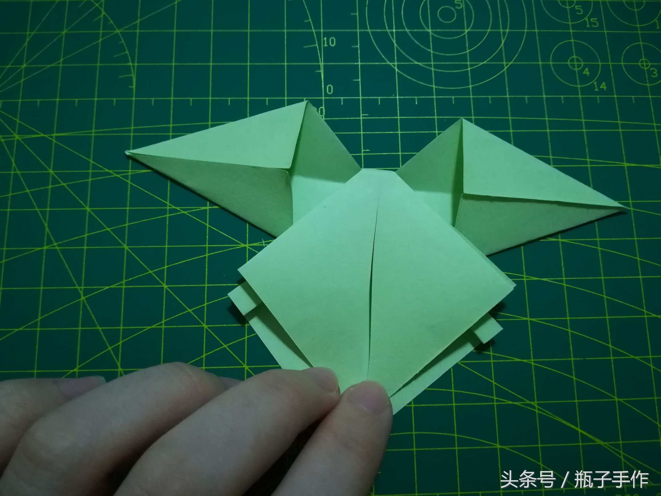 手工diy礼物折纸蝴蝶结,蝴蝶结折纸教程简单不用胶