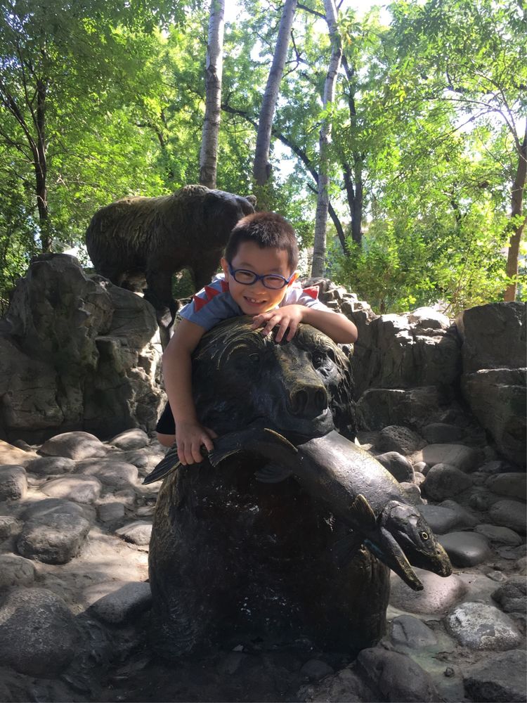 和小屁孩们一起出去玩的视频,和小屁孩玩的一天