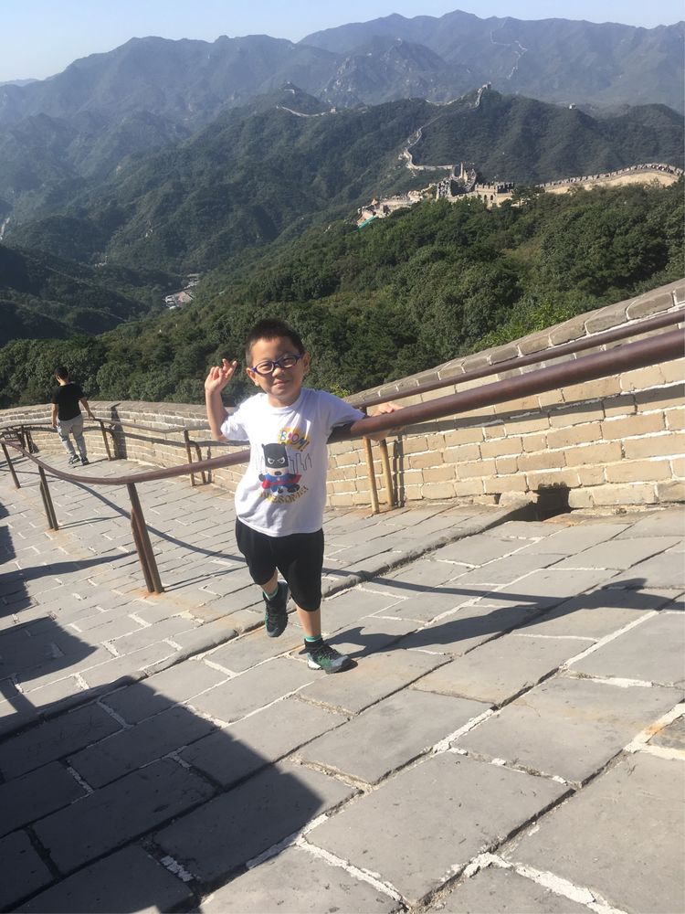 和小屁孩们一起出去玩的视频,和小屁孩玩的一天