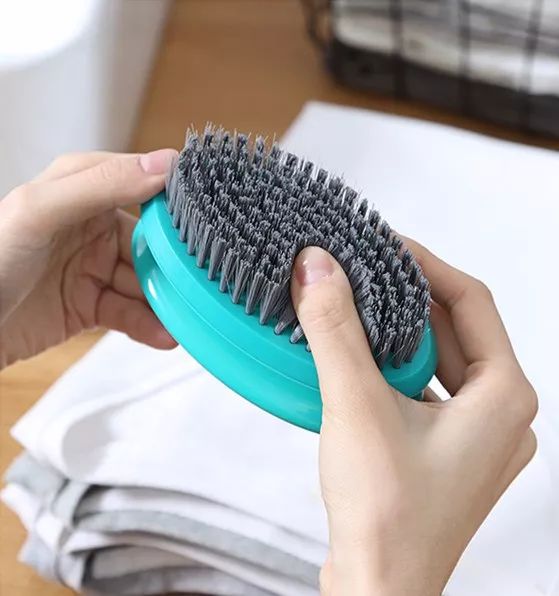 大衣起球处理后还会起球怎么办,大衣沾灰粘毛起球有什么方法除掉