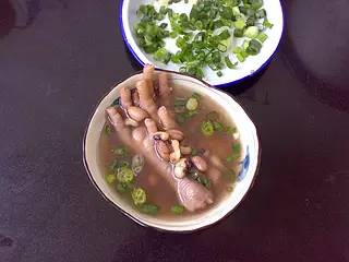 无骨鸡爪爆款榜第一,无骨黑鸡爪超脆