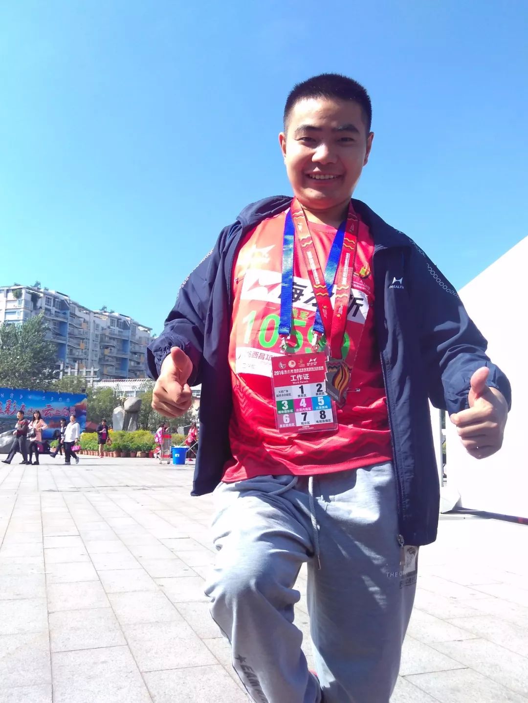 「2017感动重庆」大山里的“送书人”，30年风雨无阻！