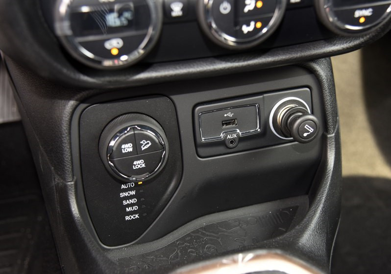 进口jeep4x4旗舰版,jeep4x4四驱测试