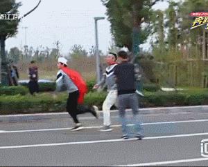 鹿晗踢足球什么水平啊,鹿晗踢球到底有多厉害