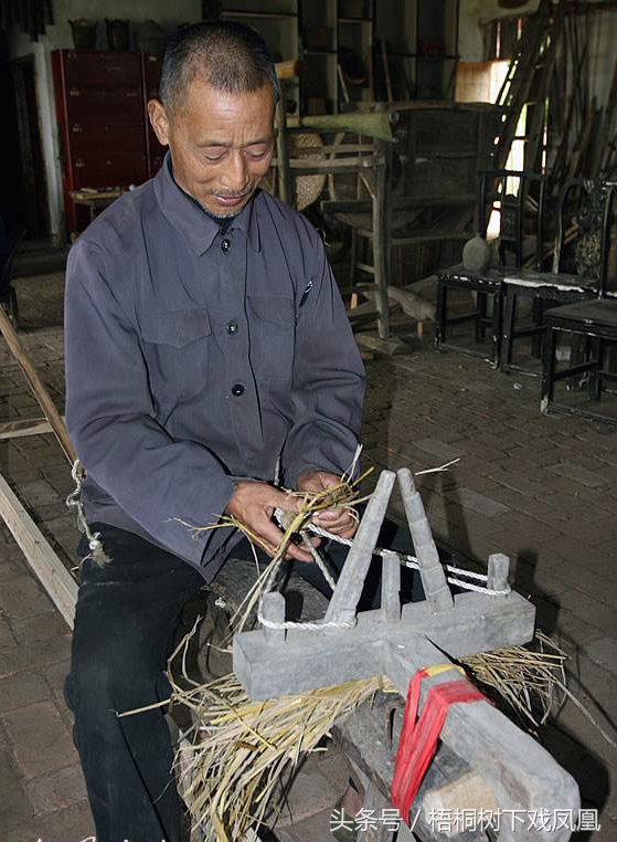 过去农村的孩子冬天穿什么,小时候农村冬天穿的鞋