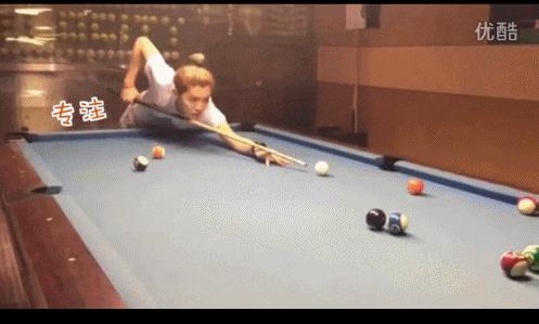 鹿晗踢球实力,网友偶遇鹿晗视频