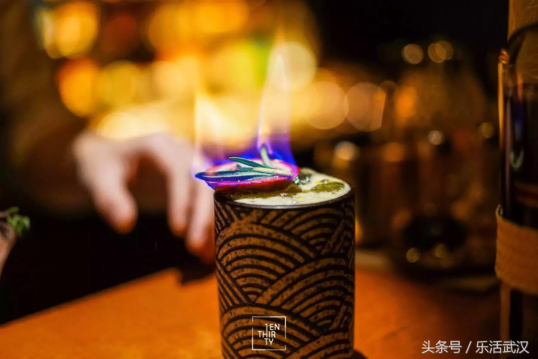 去酒吧点鸡尾酒推荐,去酒吧什么鸡尾酒好喝