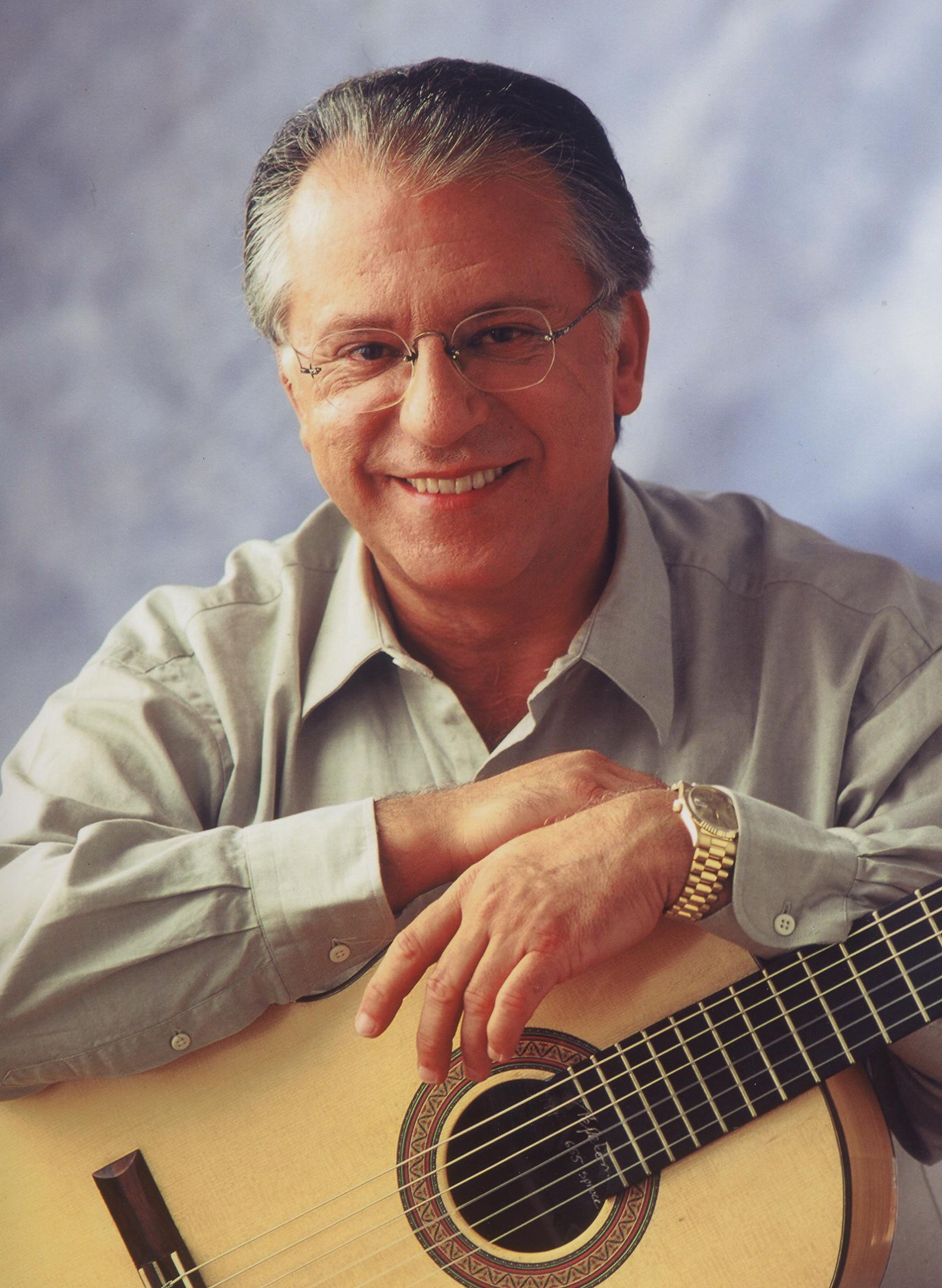 手指短可以学弹钢琴吗,手指短粗能学琵琶吗