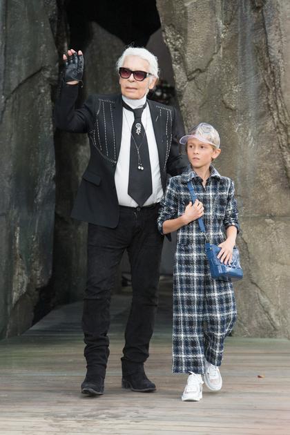 如何受邀参加香奈儿时装秀,怎么参加香奈儿的活动