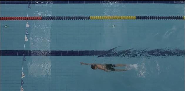 “棍棒教育”毁掉天才型游泳选手！韩国再现发人深省神级电影