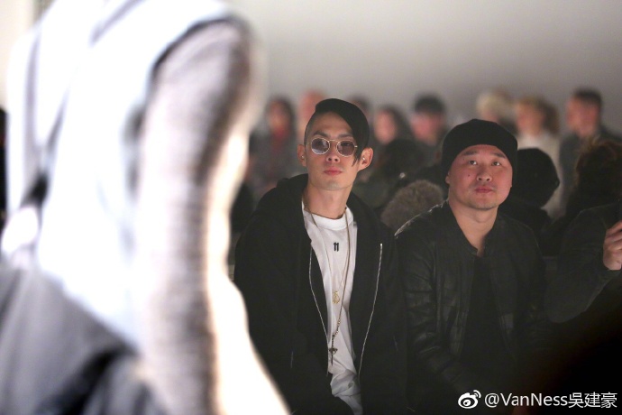 刘昊然青涩潘玮柏尴尬吴建豪乱穿衣?|2018秋冬米兰男装周成绩单
