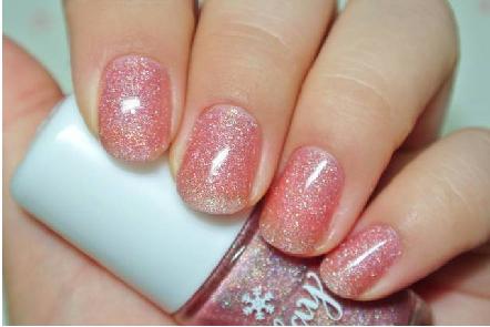 什么法式指甲油显手白,最显白的指甲油