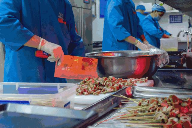 这家店老板说啦，毛肚不好吃就退货，你准备去退货吗？