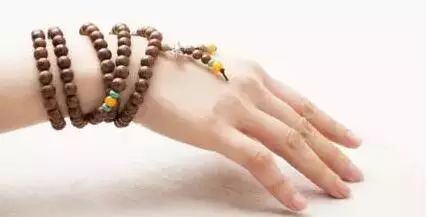 木质手串有什么讲究和忌讳,戴普通手串有禁忌吗