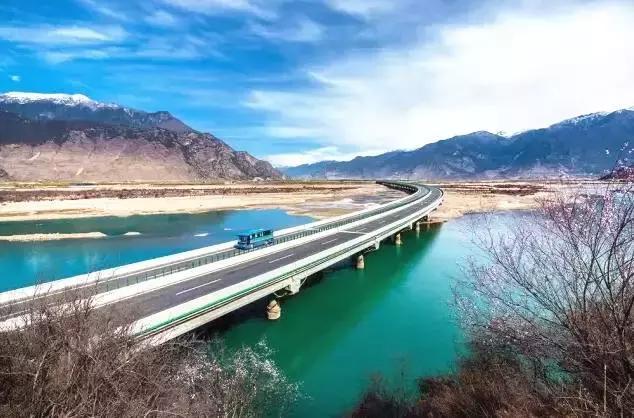 拉林高速最美段,公路的颜值