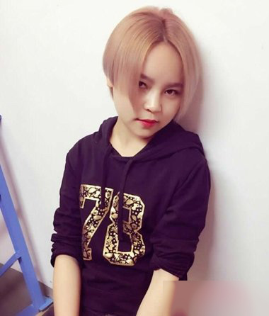 脸型大适合什么发型刘海,脸型大适合哪种发型显脸小