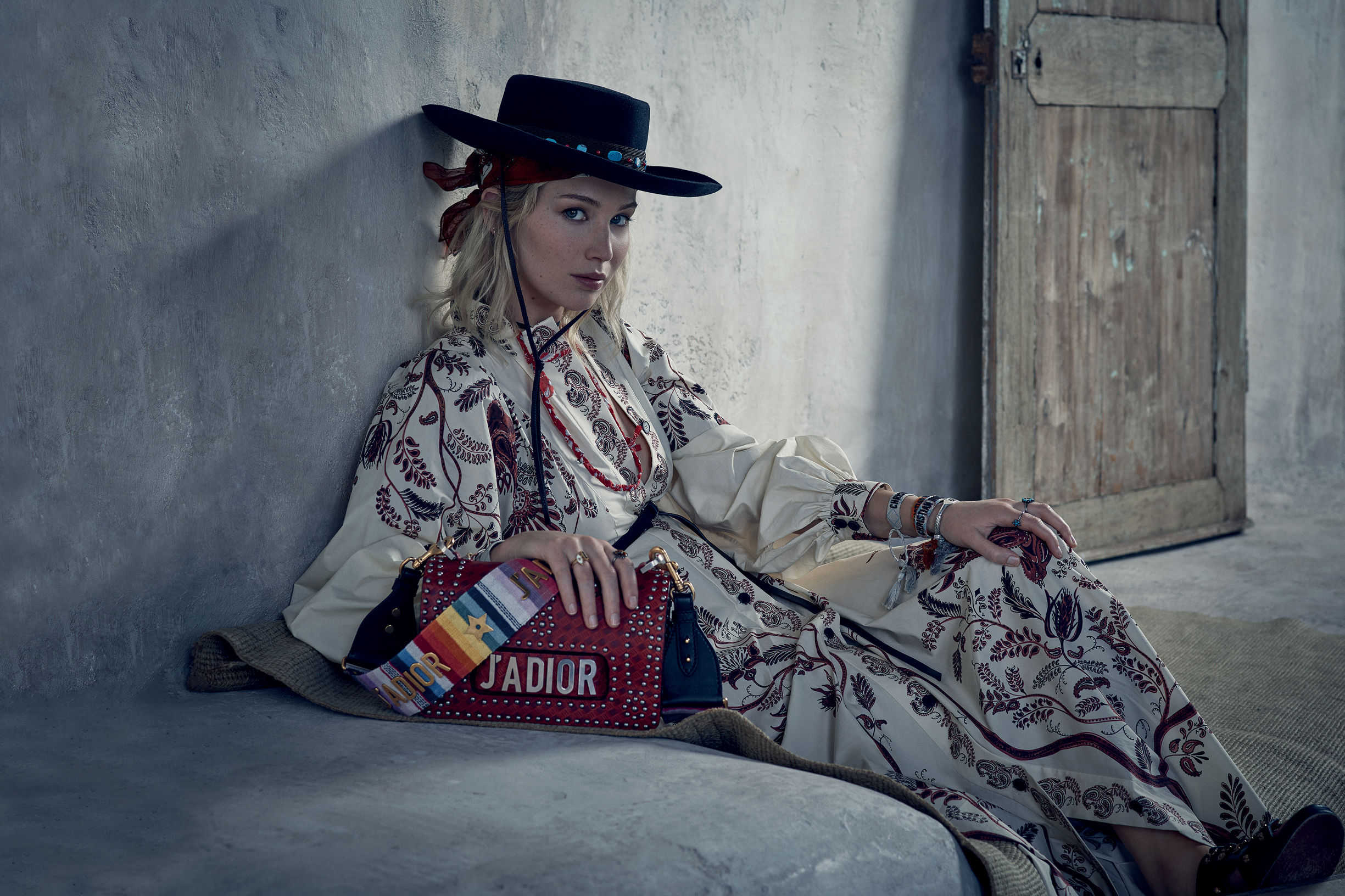 过年了你要买点啥子,过年了你想买什么好酒