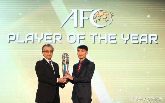 中国首位亚洲足球先生实力远超现役国脚有他的日子球迷好幸福!