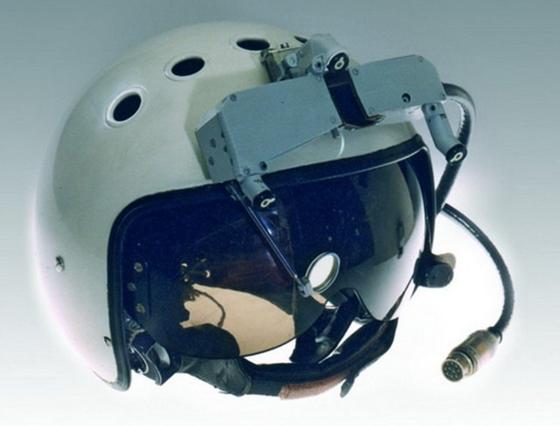 直10头盔瞄准具,阿帕奇激光瞄准头盔