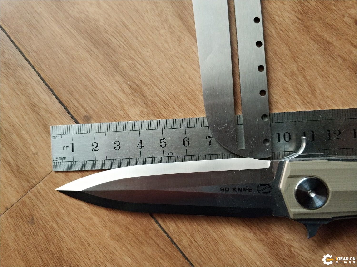 有没有一款双刃刀具，既是*刀折**，又能兼具捅刺和切削的优点呢？