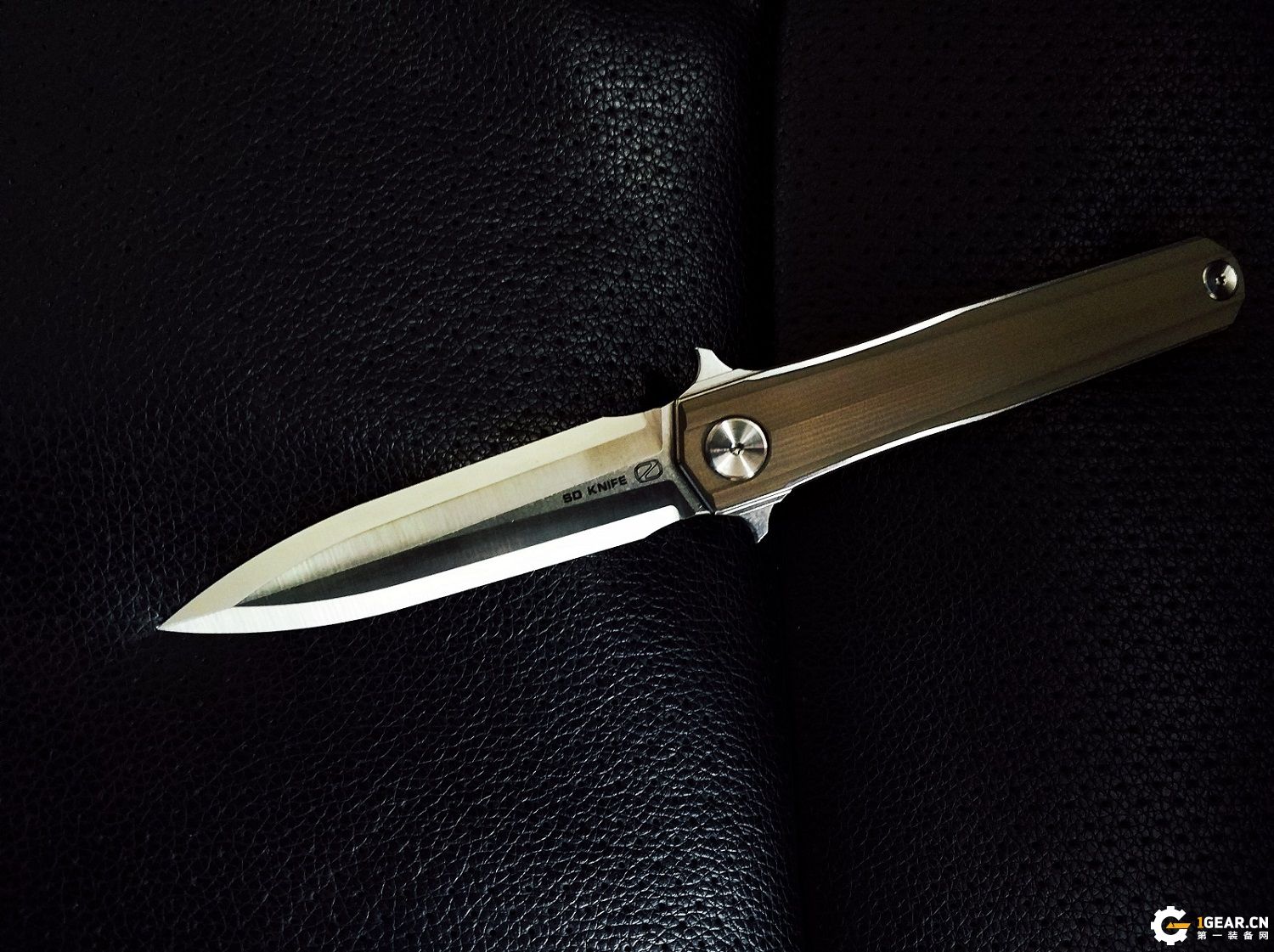 有没有一款双刃刀具，既是*刀折**，又能兼具捅刺和切削的优点呢？