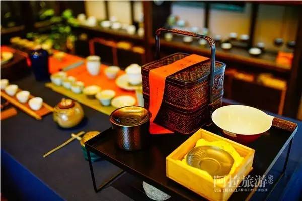 我也想有间这样的茶室，就在城中央，你却找不到|春日事5