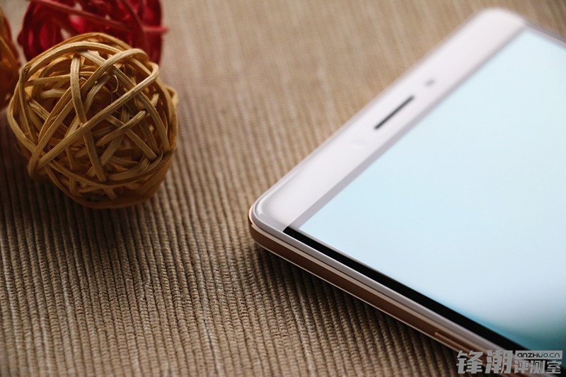 优雅与暴力的完美结合体,oppor7和oppor7plus对比