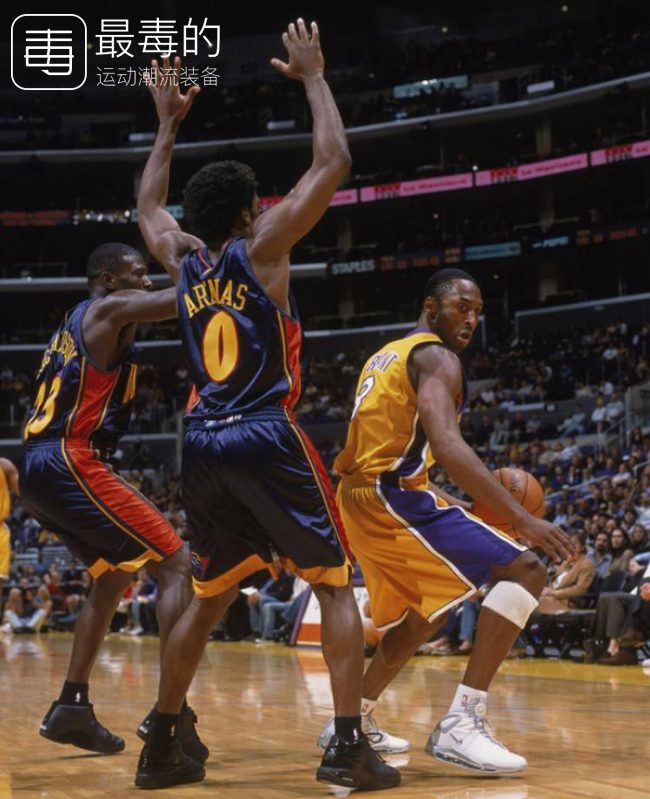 科比生涯球衣回顾,科比生涯最后一战球鞋