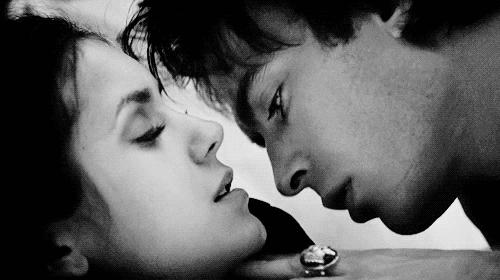 低调又奢华,那些耀于指尖上的时尚魔戒|MAGIC