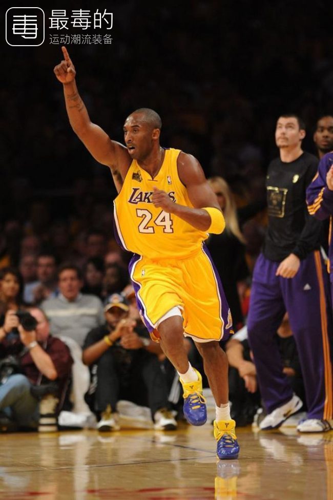 科比生涯球衣回顾,科比生涯最后一战球鞋
