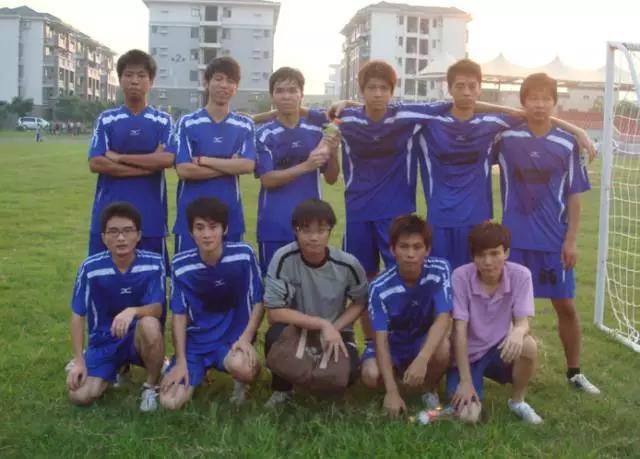 足球毕业季视频,毕业季不说再见字体